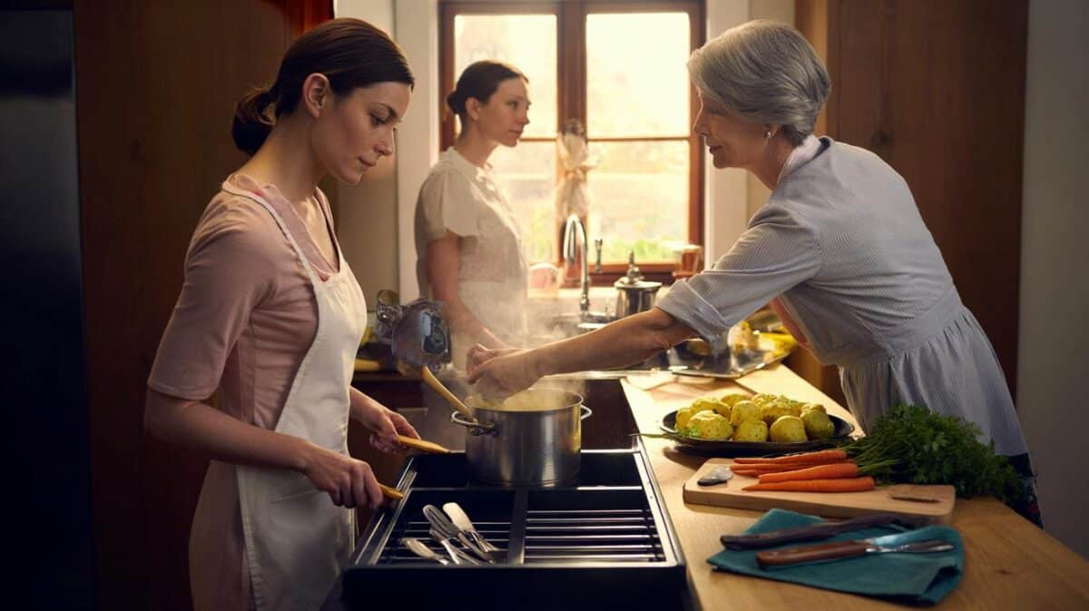 How to handle a toxic mother-in-law with class (and zero guilt)